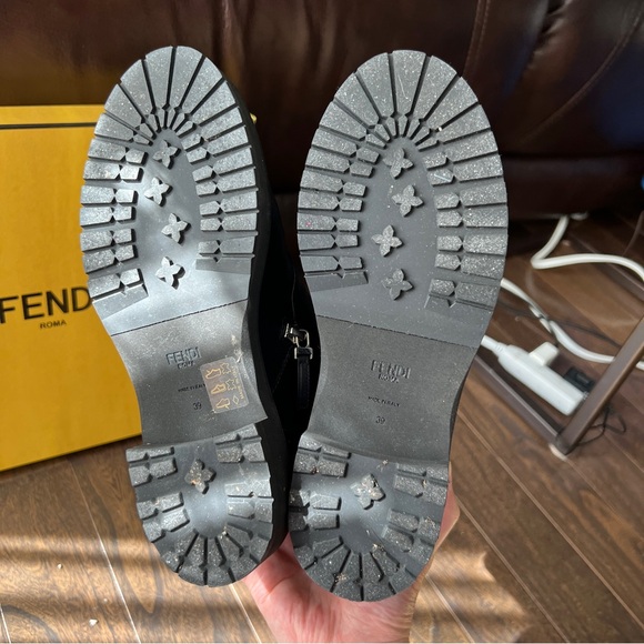 Fendi 3-inch hidden heel boots EU 39, fits 8.5 comfortably - Picture 5 of 6